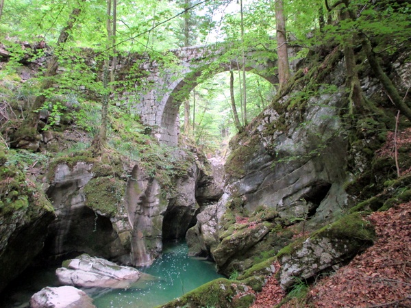 Photograph of the Pont Peirant in the Gorges du Guiers Mort