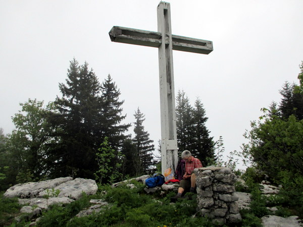 Photograph of the summit cross of La Scia