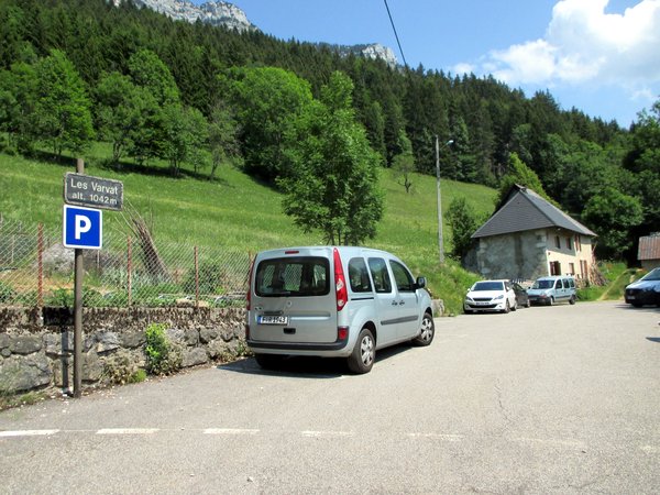 Photograph of the Les Varvats parking area