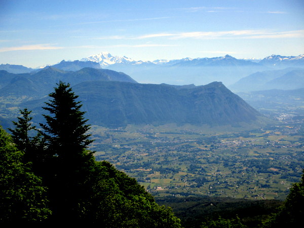 Photograph of the view of Mont Blanc from near the summit of Mont Joigny