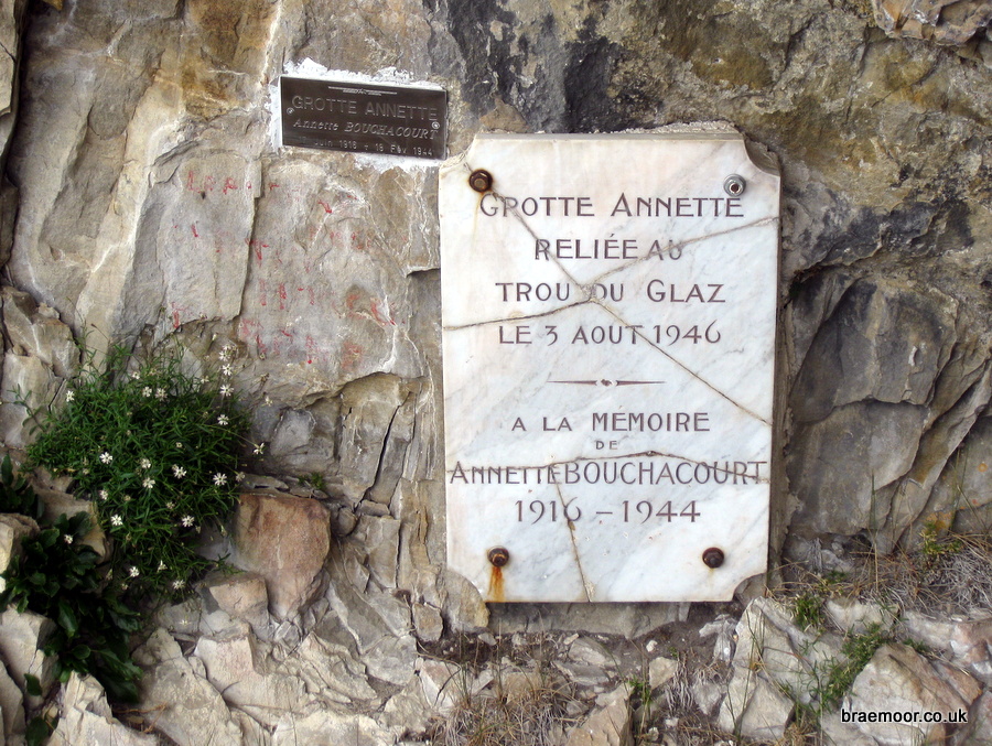 The memorial plaque at the entrance to Grotte Annette Bouchacourt.