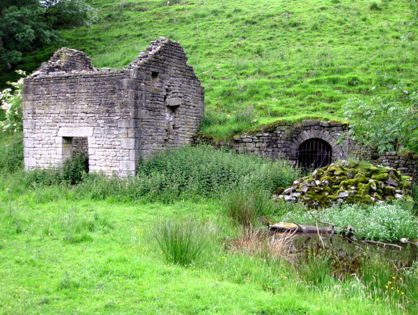 Photograph of the entrance to Hebden Horse Level on Smithy Hill