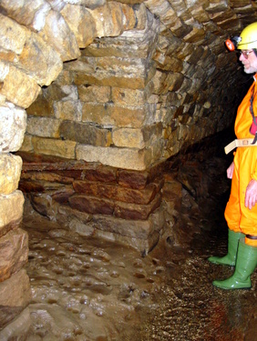 Photograph of wall lining in Hebden Horse Level